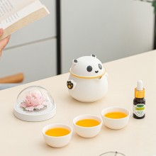 月滿桂香時(shí)，把團(tuán)圓揉進(jìn)晚風(fēng)里，熊貓茶具套組